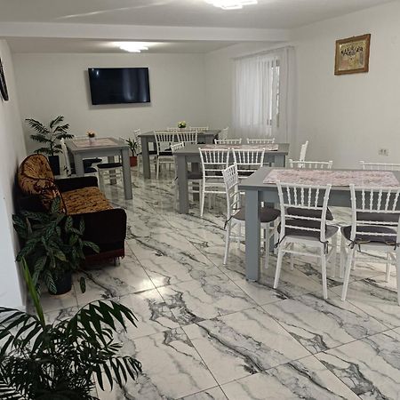 Pensiunea Ileana Novaci-Străini Buitenkant foto